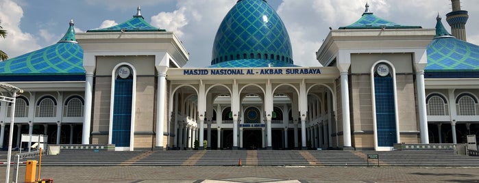Masjid Nasional Al-Akbar is one of masjid.