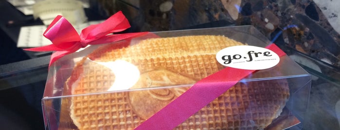 Go.fre | Belgian Waffles on a Stick is one of CityZine Brugge Delicacies.