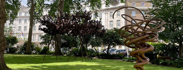 Wilton Crescent Garden is one of [London] 1. SAMPLE.
