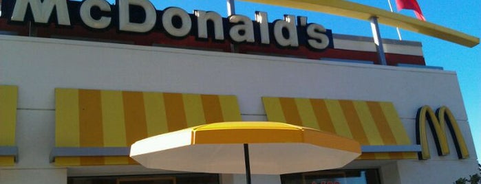 McDonald's is one of สถานที่ที่ Justin ถูกใจ.