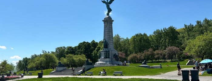 Monument à sir George-Étienne Cartier is one of Mont Park.