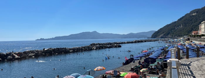 Spiaggia di Chiavari is one of Varie.