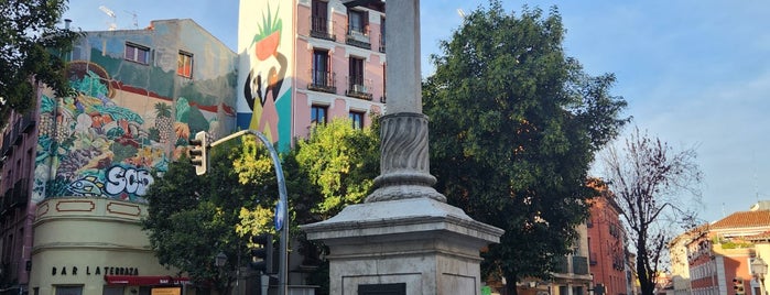 Plaza de Puerta Cerrada is one of Posti che sono piaciuti a Chiara.