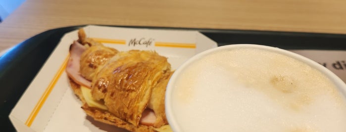 McDonald's is one of Peterさんのお気に入りスポット.