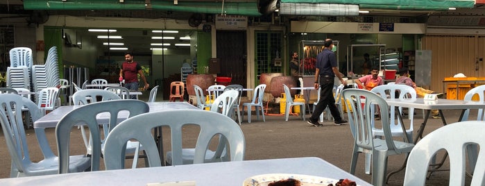 Pak Putra Tandoori & Naan Restaurant is one of Tempat yang Disukai Kern.