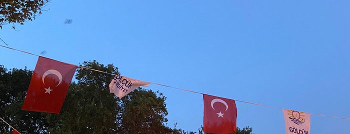 Çınarlık Meydanı is one of Posti salvati di Canan.