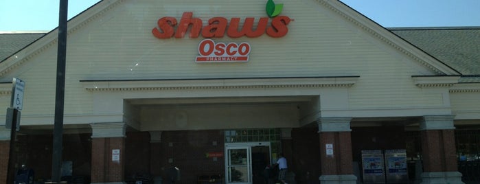 Shaw's is one of Locais curtidos por Natasha.