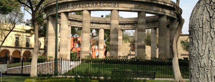 Rotonda de Los Jaliscienses Ilustres is one of Lugares por ir (o ya fui).