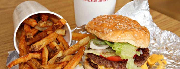 Five Guys is one of A comer y a beber (2).