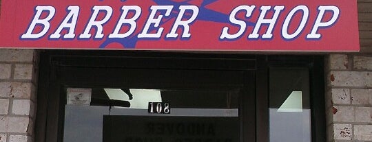 Plaza Barbers is one of Locais curtidos por Greer.