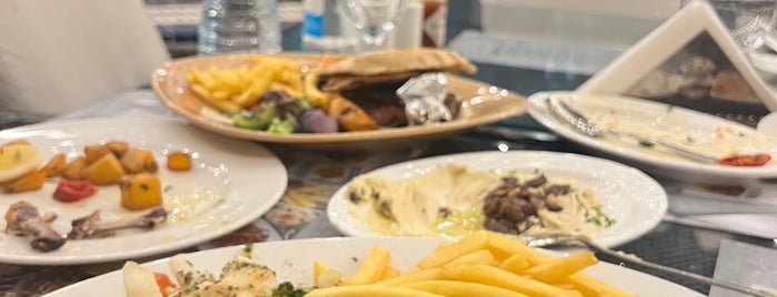 Al Makan Restaurant is one of Dubai 💙.