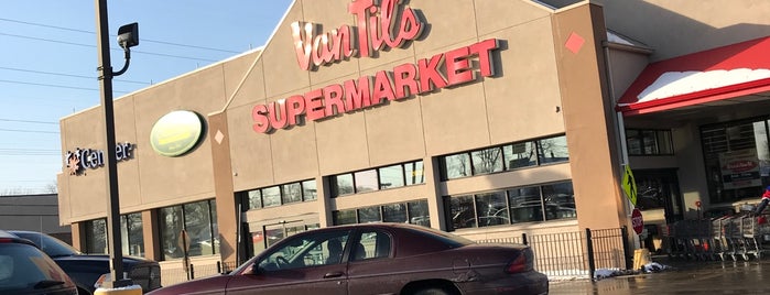 Strack & Van Til is one of Places to go.