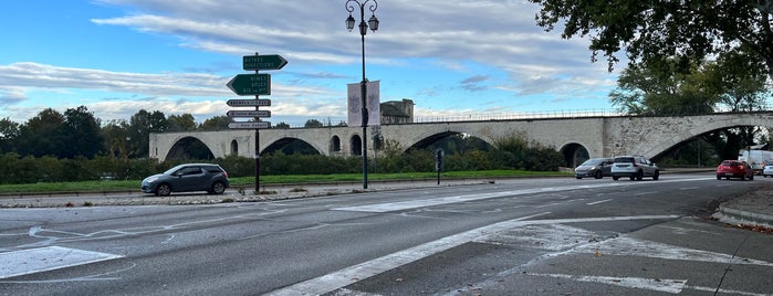 Pont d'Avignon | Pont Saint-Bénézet is one of France.