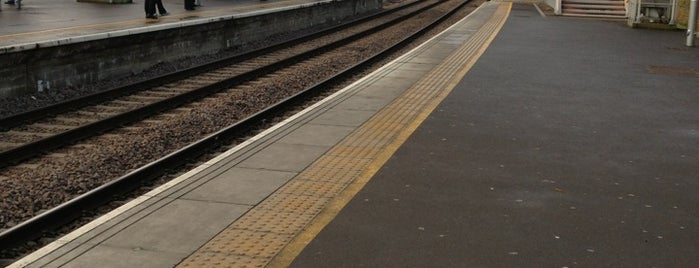 Platform 8 is one of Tempat yang Disukai Burak.