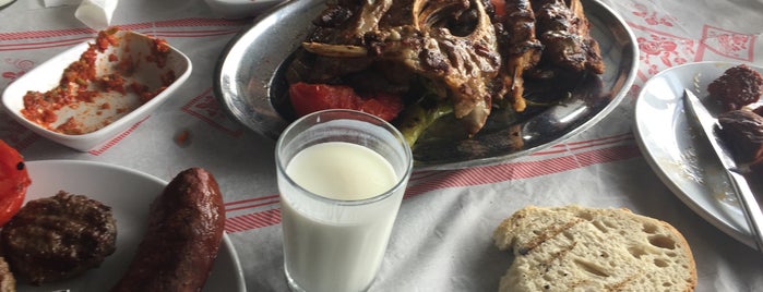 Aktaş Et Mangal is one of Gülveren'in Beğendiği Mekanlar.