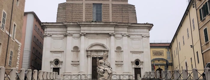 Piazza del Plebiscito is one of Passeggiata da mare a mare.