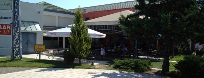 Olympus Plaza is one of Orte, die Βίκυ gefallen.