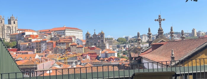 Rooftop flores is one of Porto.