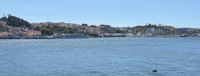 Barraca Do Ouro is one of Porto.