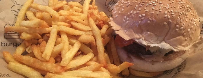 The Burger Joint is one of Kyriaki'nin Beğendiği Mekanlar.