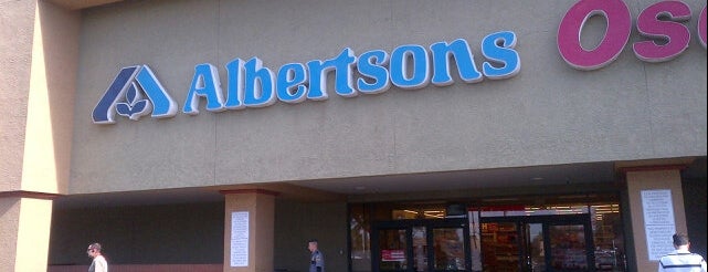 Albertsons is one of Tempat yang Disukai Donna Leigh.