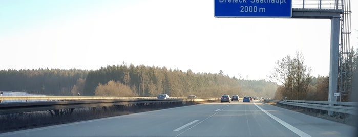 Dreieck Saalhaupt (47) is one of Autobahndreiecke in Deutschland.