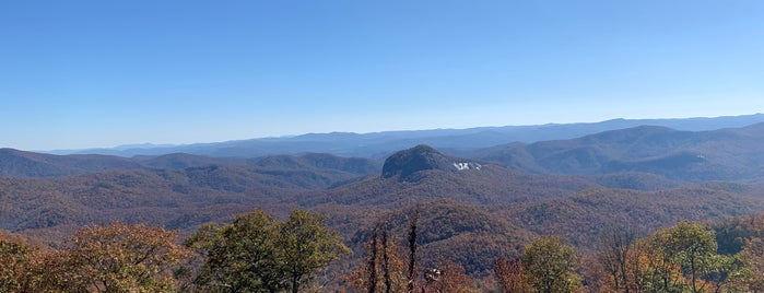 Looking Glass Rock Overlook is one of สถานที่ที่ Mike ถูกใจ.