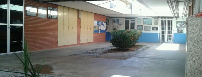 Instituto de Química is one of Tempat yang Disukai Alex.