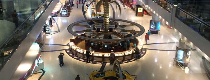 Международный аэропорт Дубай (DXB) is one of Skyfall.