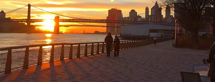 East River Esplanade is one of Tempat yang Disukai Lauren.