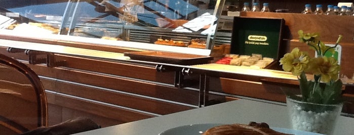 In Bakery Cafe is one of Posti che sono piaciuti a petek.