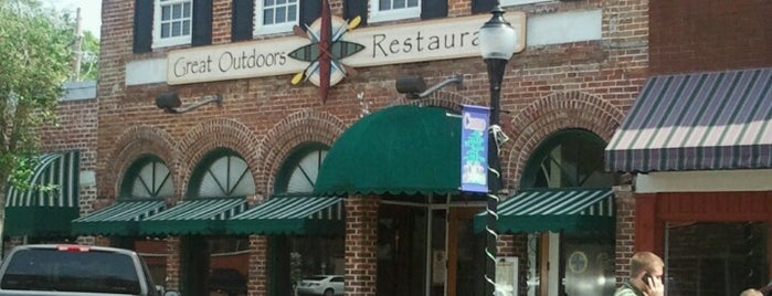 Great Outdoors Restaurant is one of Tempat yang Disukai Sarah.