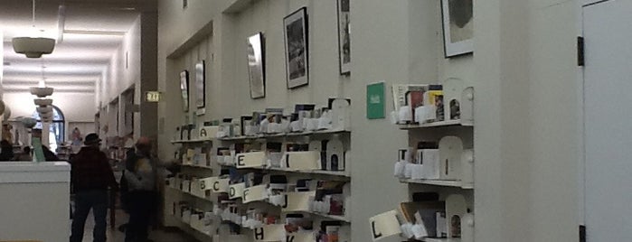 Chicago Public Library — Sulzer Regional Library is one of Posti che sono piaciuti a Amy.