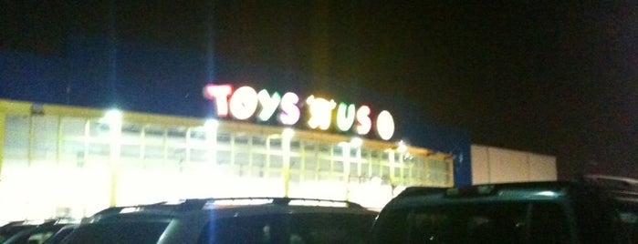 Toys"R"Us is one of Cynthさんのお気に入りスポット.