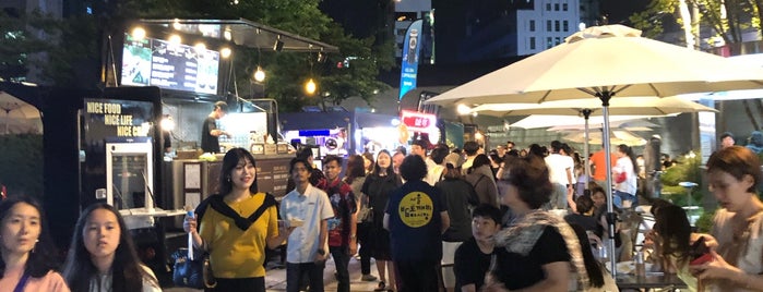 Seoul Bamdokkaebi Night Market@DDP Youth Runway Market is one of South Korea.