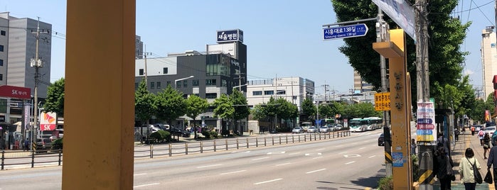 남문시장 is one of Nearby.