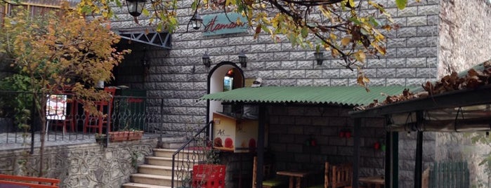 Hamam Cafe is one of Lugares guardados de İsmail.