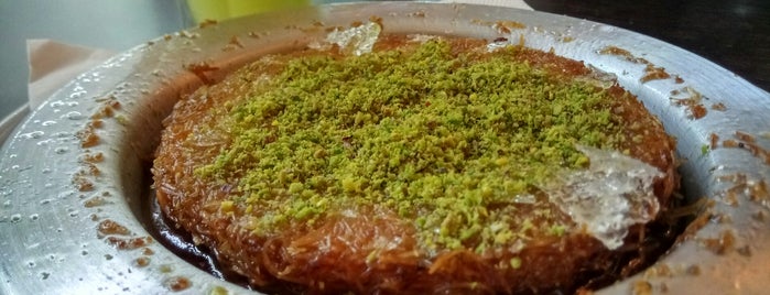 Сладкарнеца Turkish delicious is one of สถานที่ที่ Silvina ถูกใจ.