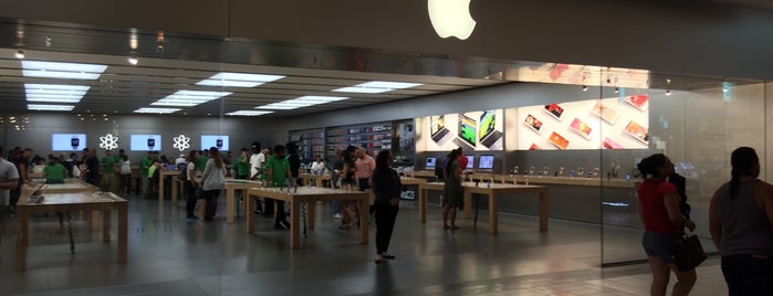 Apple Dadeland is one of Must-visit Electronics Stores in Miami.