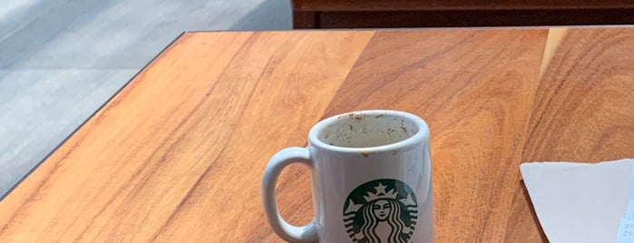 Starbucks is one of Cheisさんのお気に入りスポット.