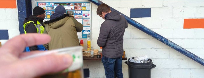 Kenilworth Road Stadium is one of Football Grounds.