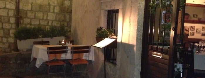 Restaurante Rozario is one of irenescoさんの保存済みスポット.