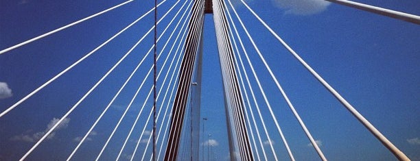 Puente Internacional "San Roque González de Santa Cruz" [Posadas — Encarnación] is one of Alexanderさんのお気に入りスポット.