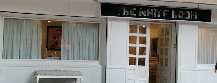 The White Room Nail & Dry Bar is one of MX.
