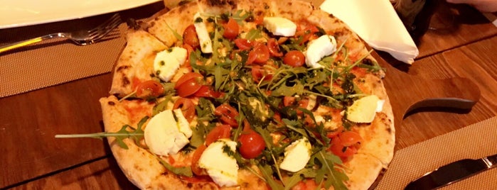 Finzione da Pizza is one of Tempat yang Disimpan Sarah.