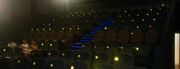 Cinemas NOS Tavira is one of สถานที่ที่ Philip ถูกใจ.