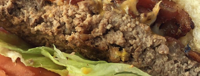 Scott's Burger Shack is one of Lugares guardados de Alice.