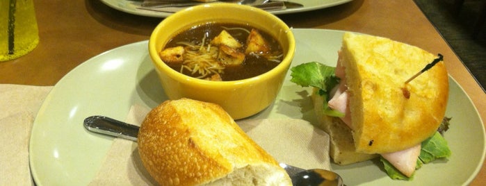 Panera Bread is one of Morganさんのお気に入りスポット.