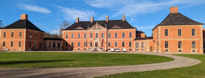 Schloss Bothmer is one of Ostseebad Boltenhagen.