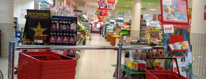 REWE is one of Tempat yang Disukai Simon.